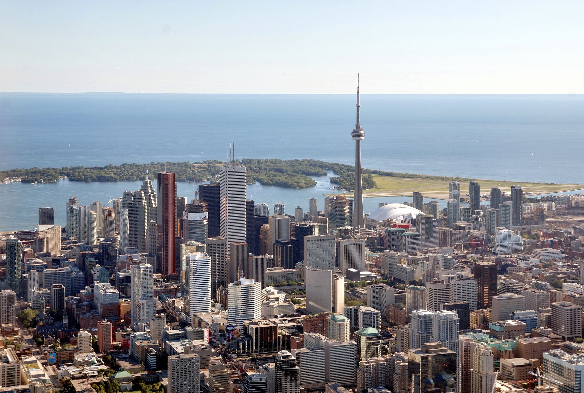 Toronto skyline with CN Tower seen from the harbour
