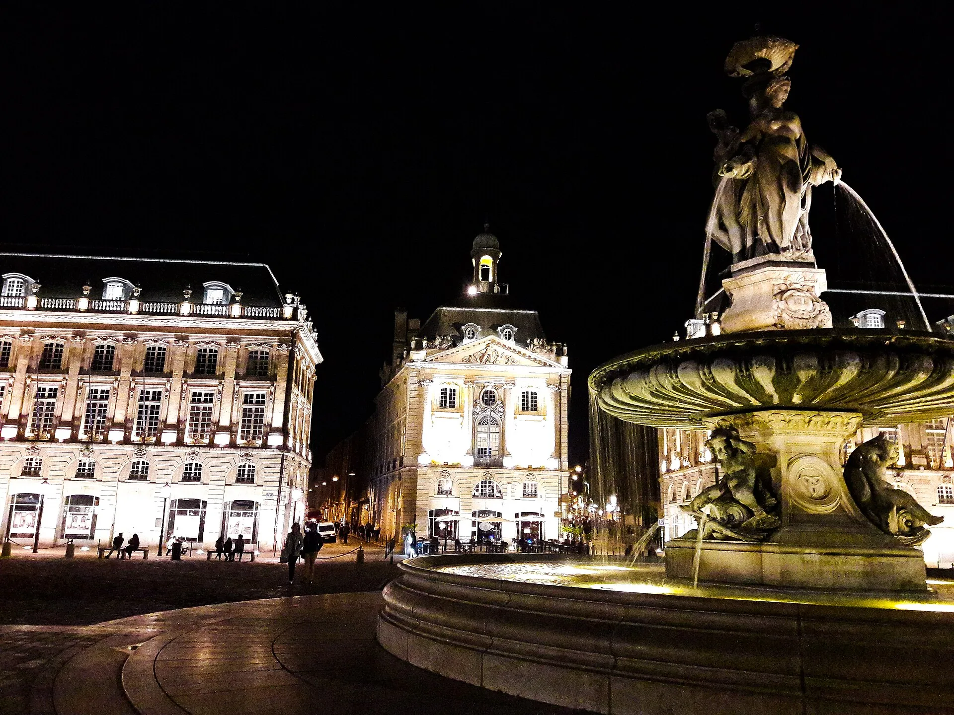 Place de la Bourse at night in Bordeaux