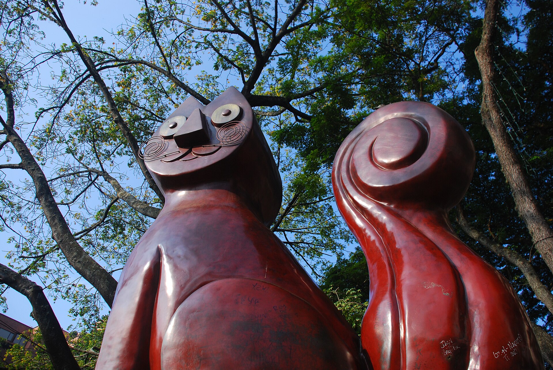 El Gato del Rio cat sculpture park in Cali, Colombia
