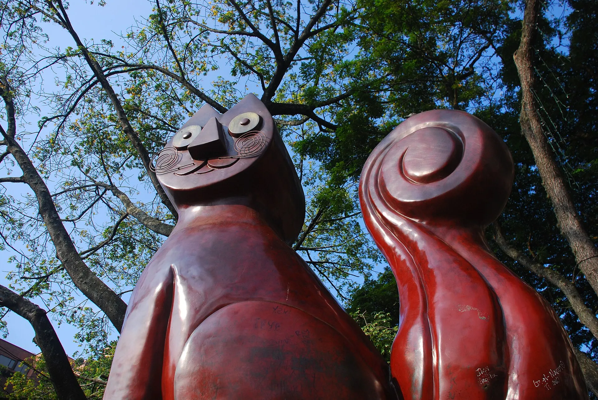 El Gato del Rio cat sculpture park in Cali, Colombia