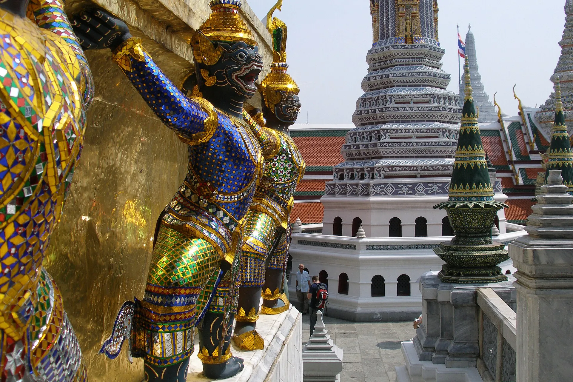 Golden Phra Si Rattana Chedi at Wat Phra Kaew