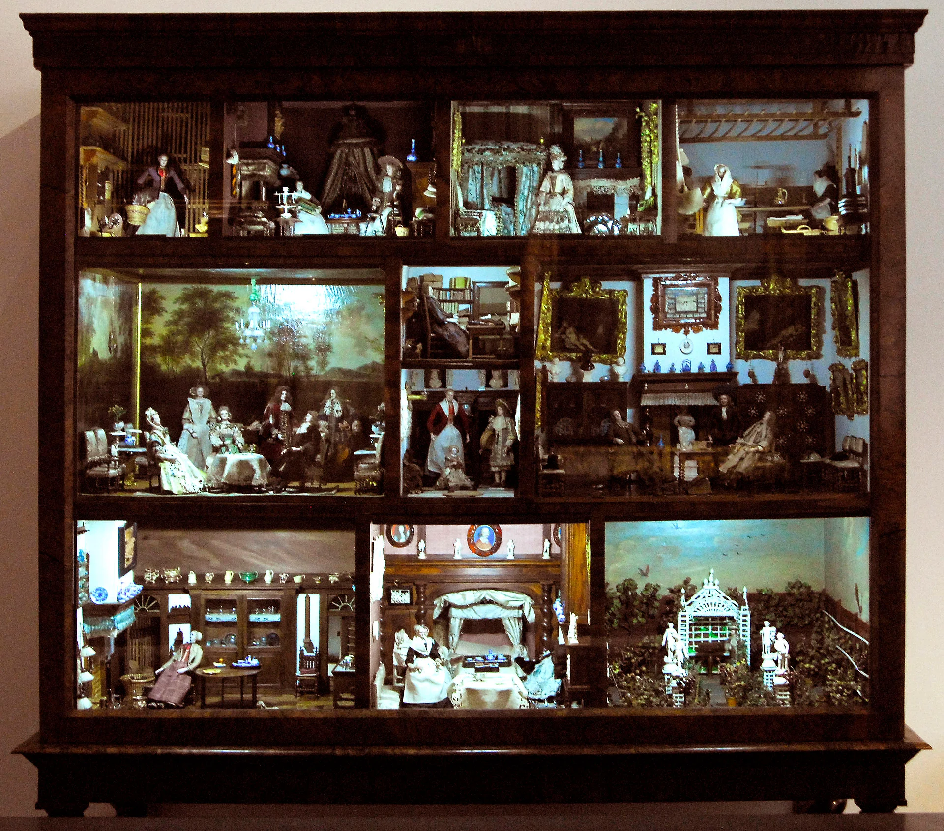 The 17th-century Petronella de la Court dolls' house, Centraal Museum