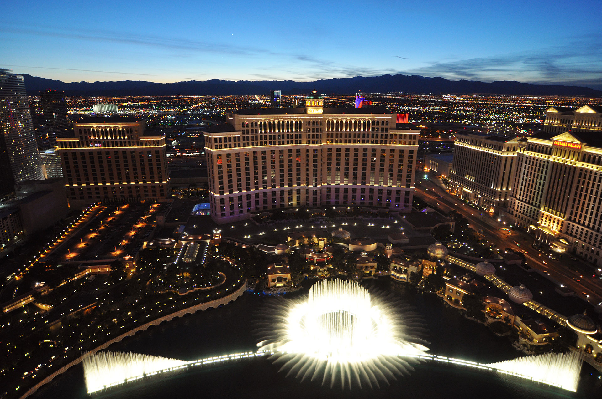 The Bellagio fountain show on the Las Vegas Strip at night