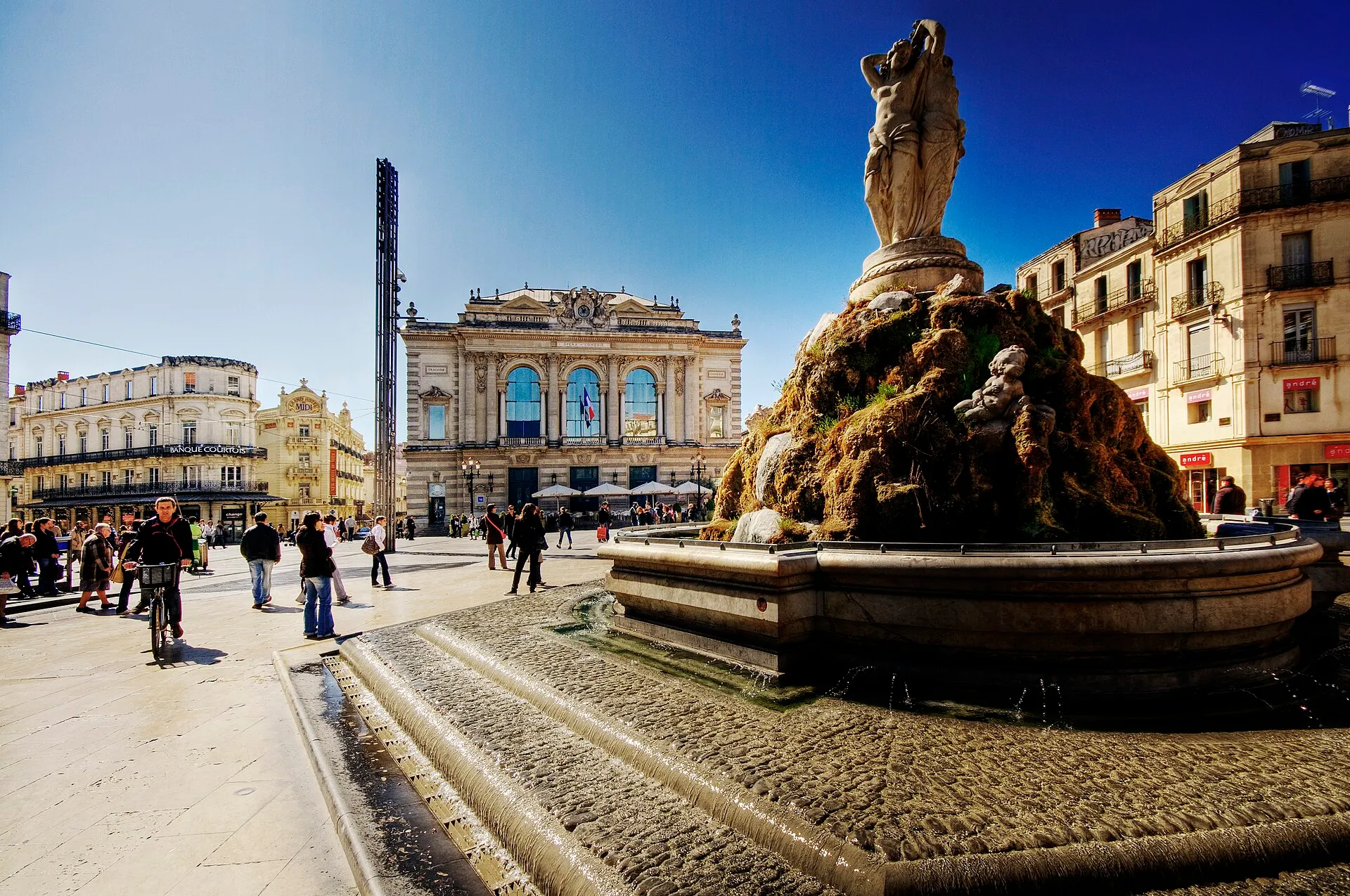 Place de la Comédie at dusk in Montpellier