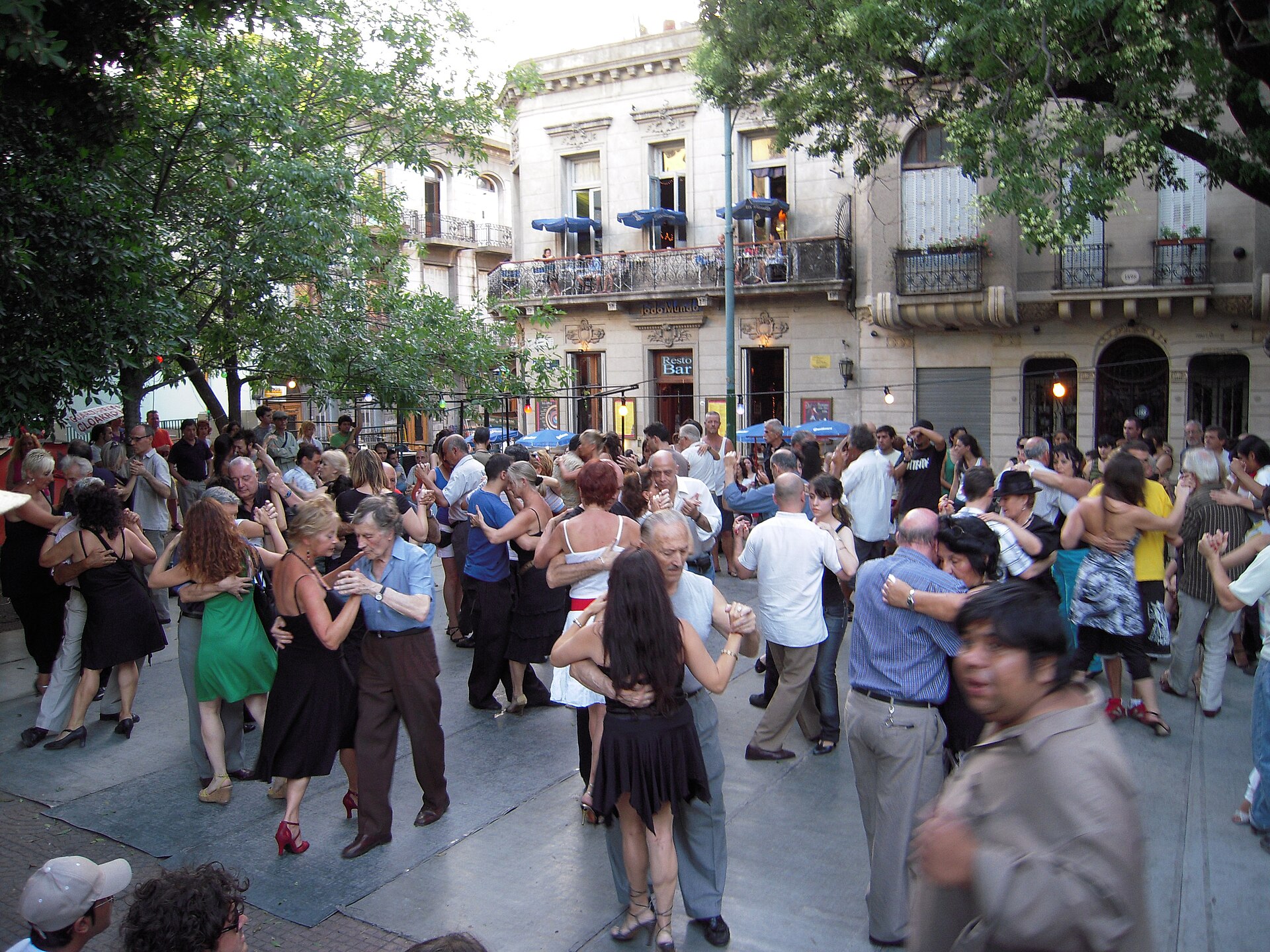 Sunday afternoon tango dancers performing at Plaza Dorrego in the San Telmo neighborhood of Buenos Aires