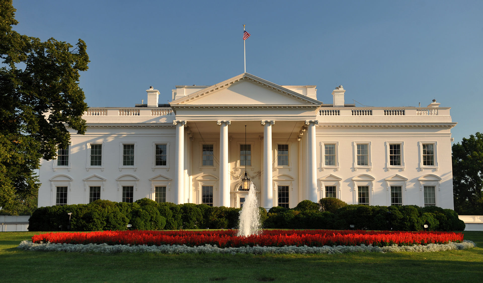 The White House north side with fountain on the front lawn