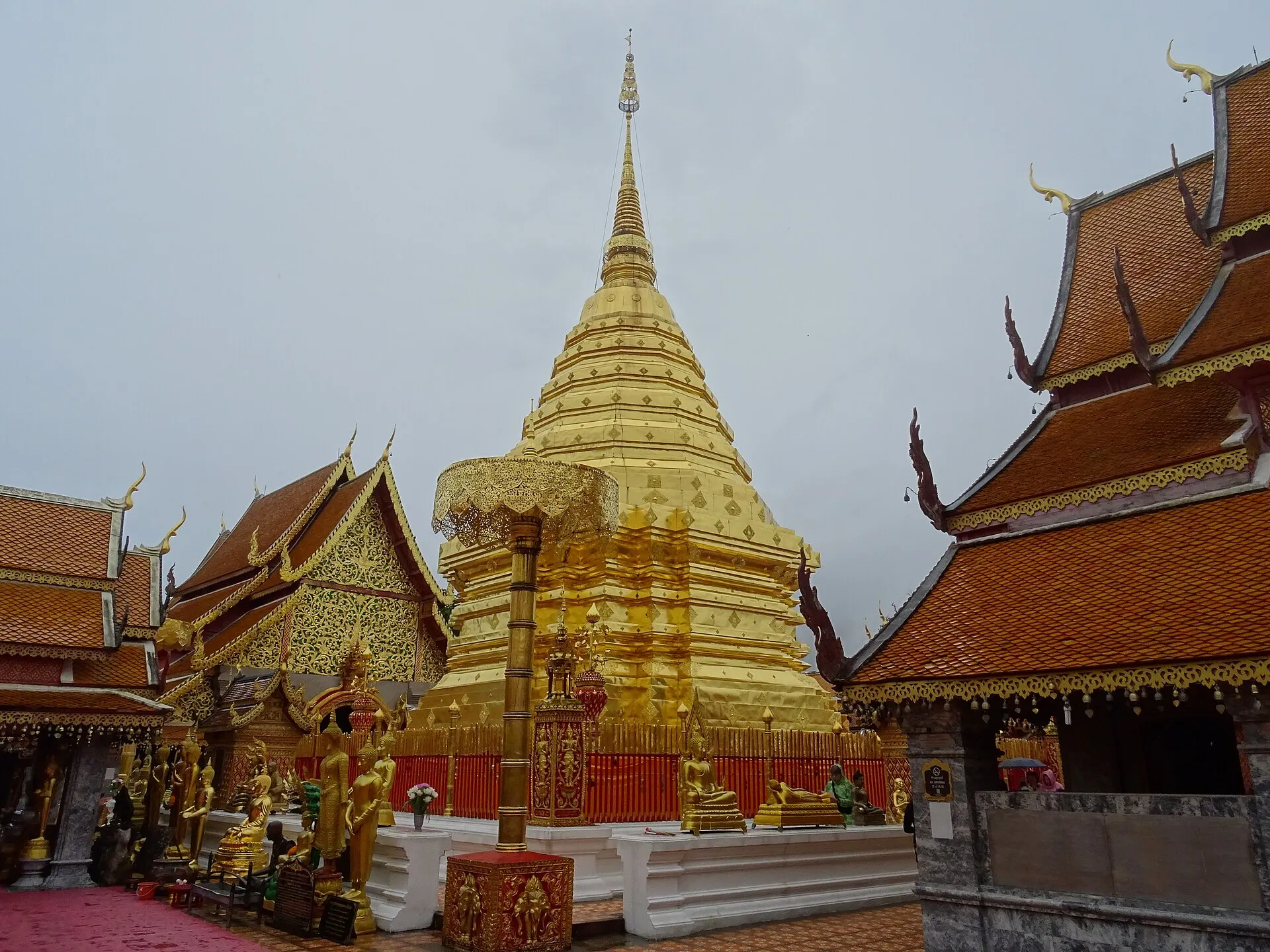 Golden central chedi of Wat Phra That Doi Suthep
