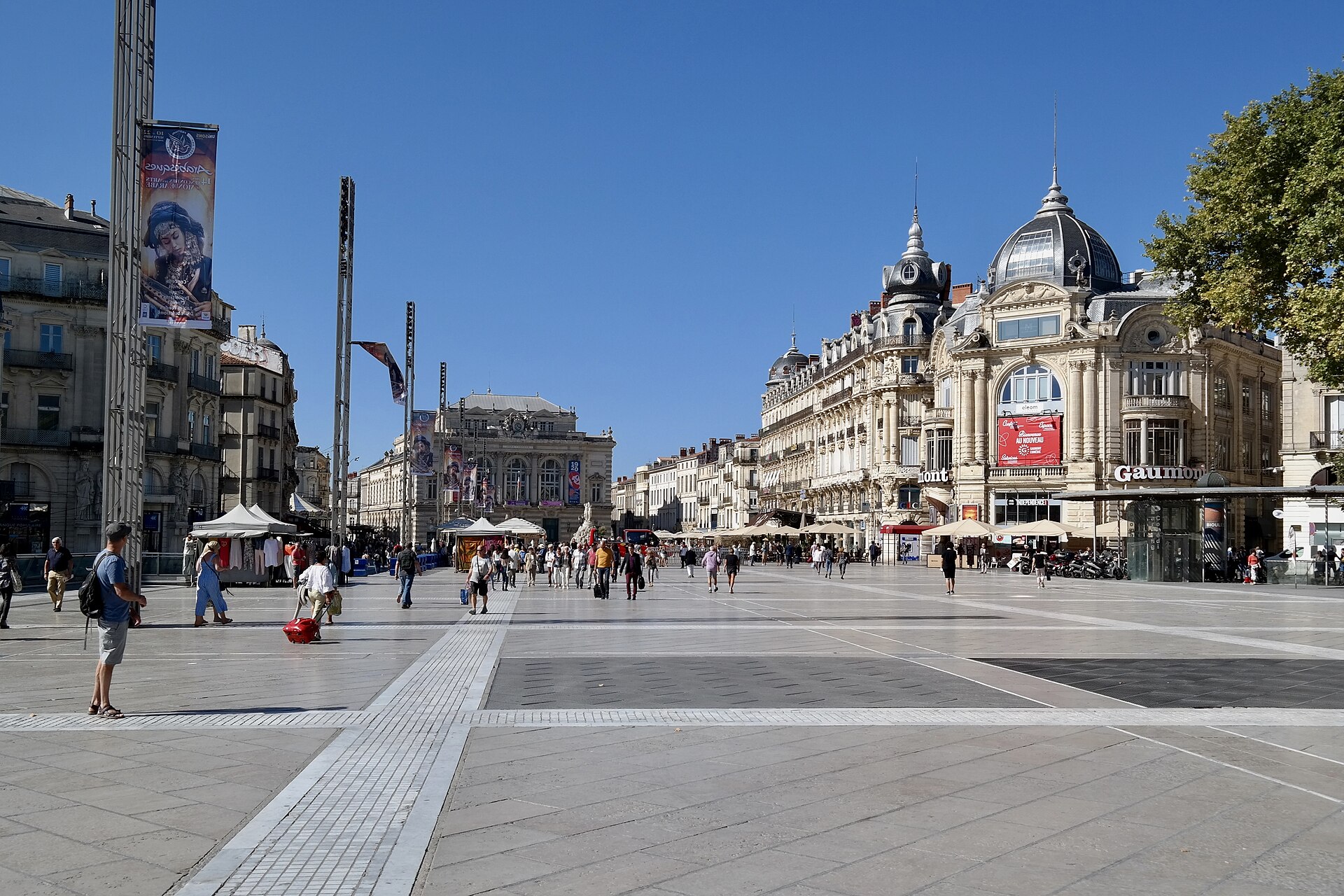 Place de la Comédie in Montpellier with the Three Graces fountain and Opéra Comédie