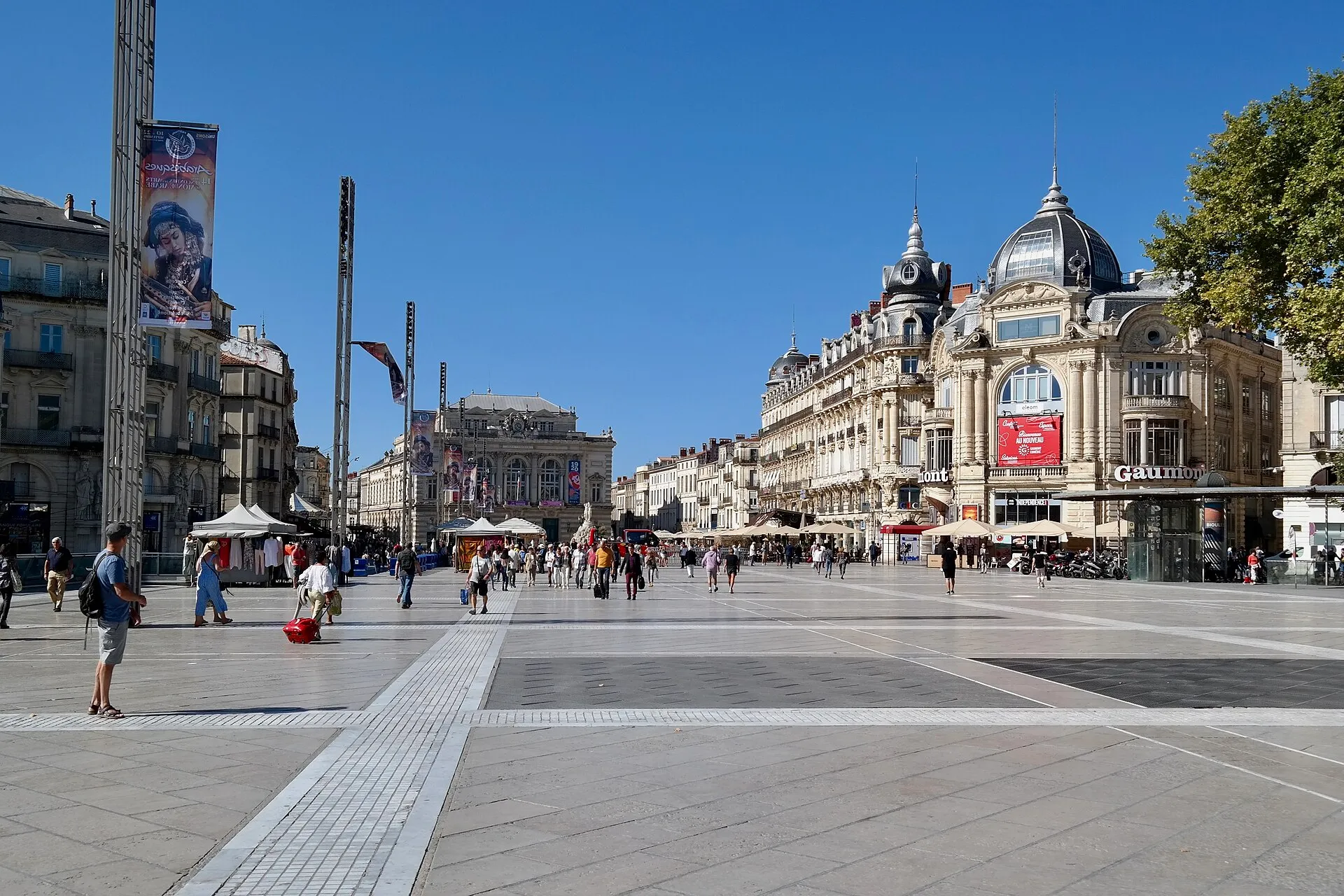 Place de la Comédie in Montpellier with the Three Graces fountain and Opéra Comédie